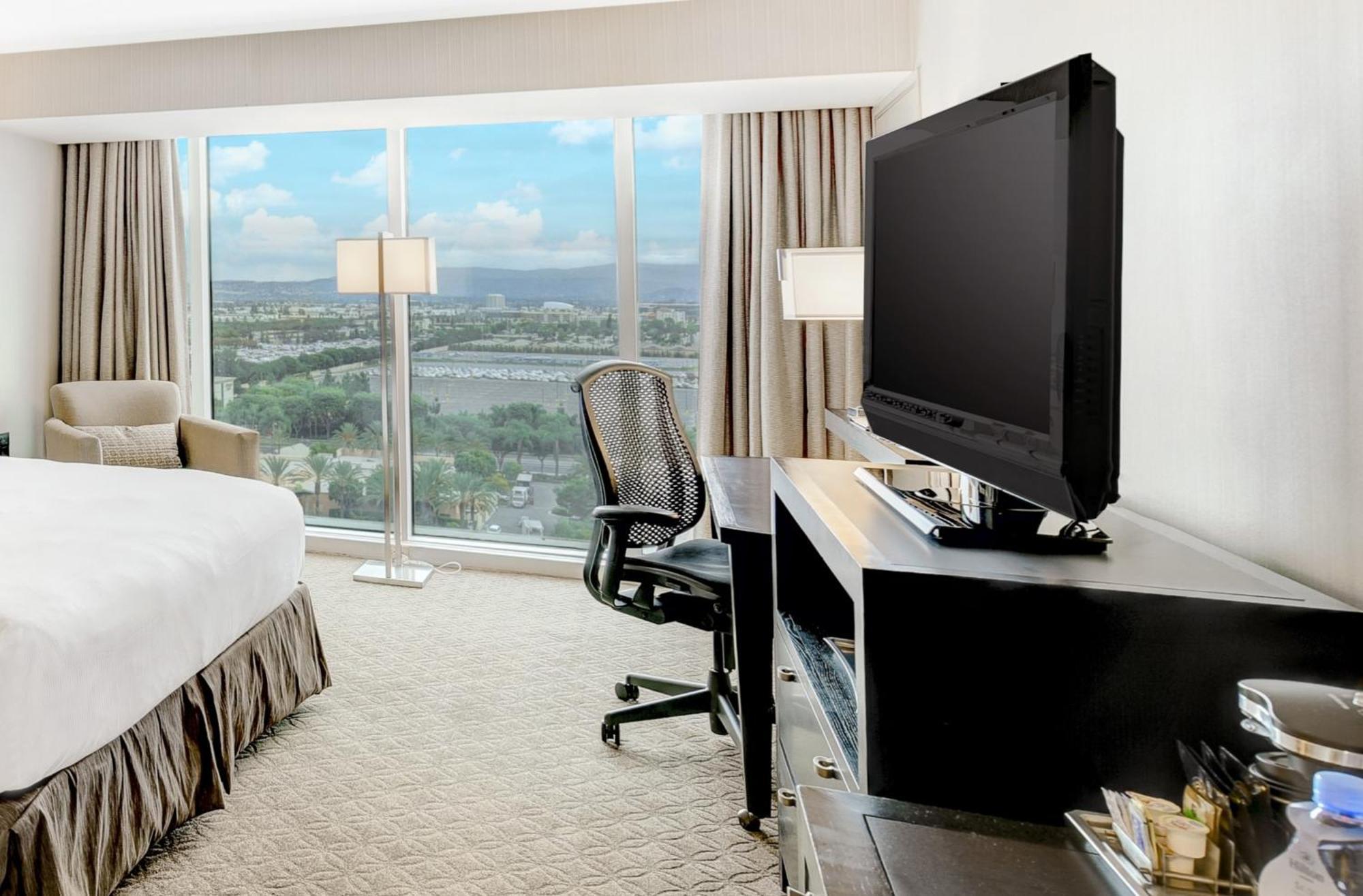 Hilton Anaheim Hotel Room photo