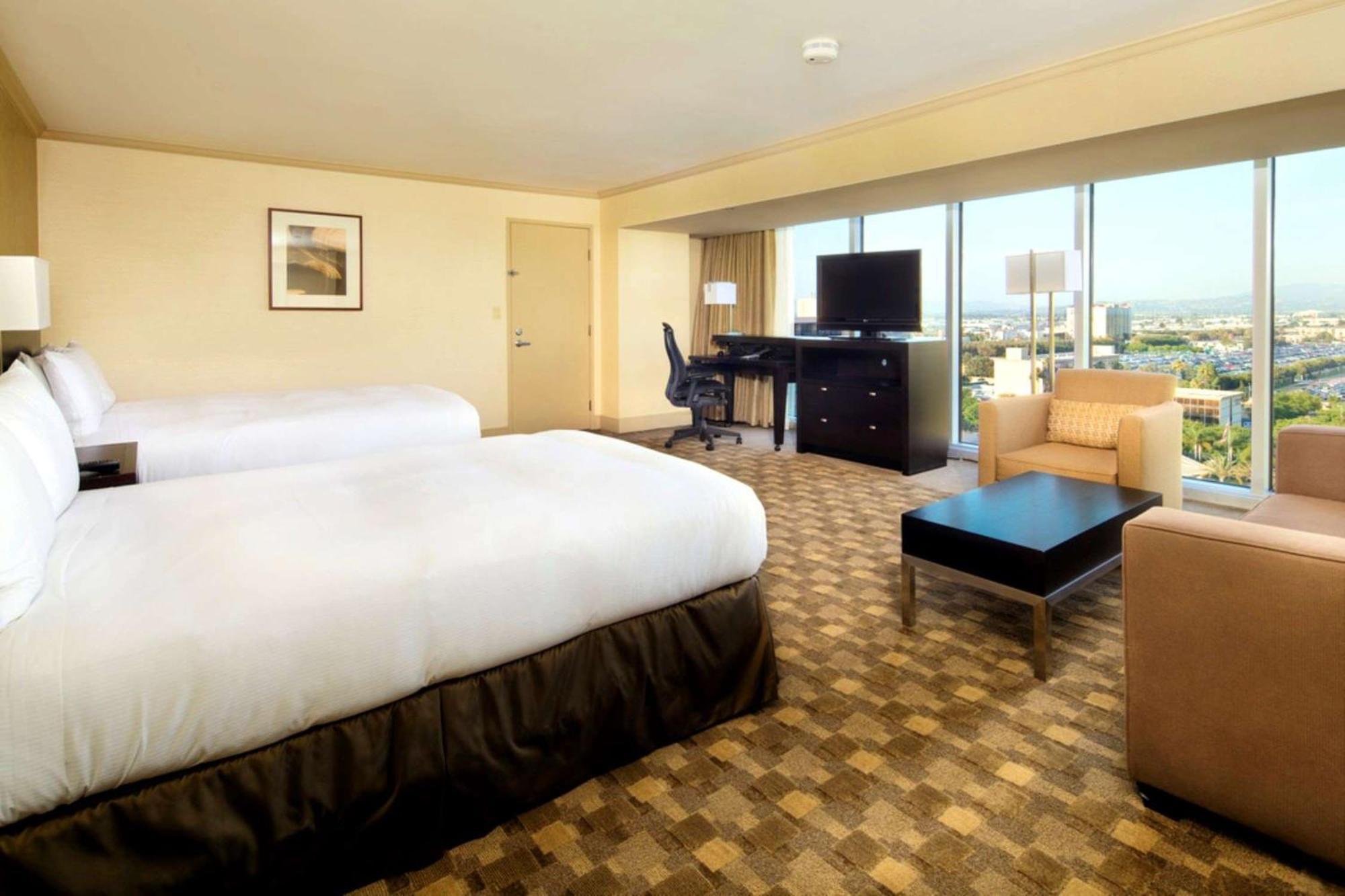 Hilton Anaheim Hotel Exterior photo