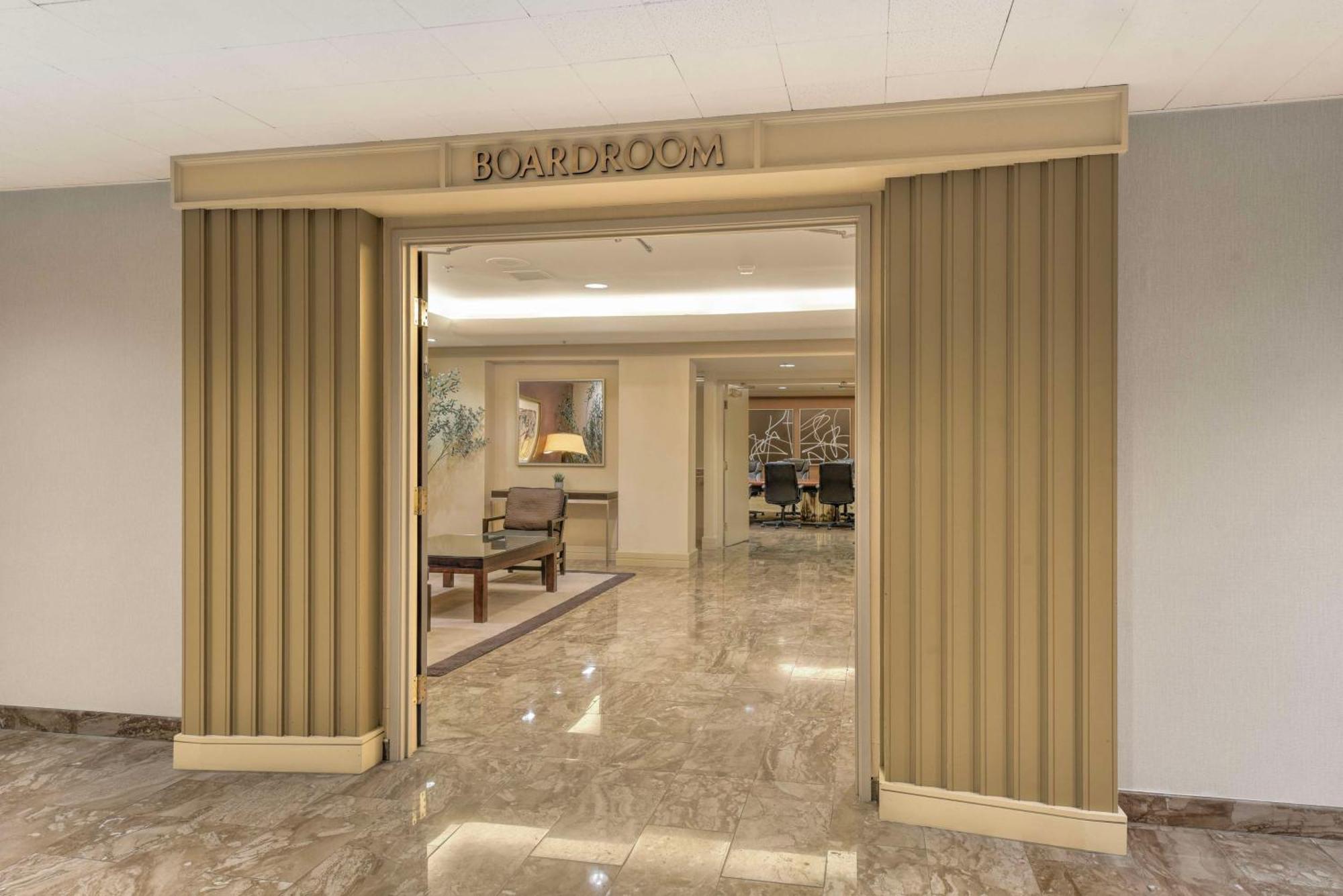 Hilton Anaheim Hotel Exterior photo