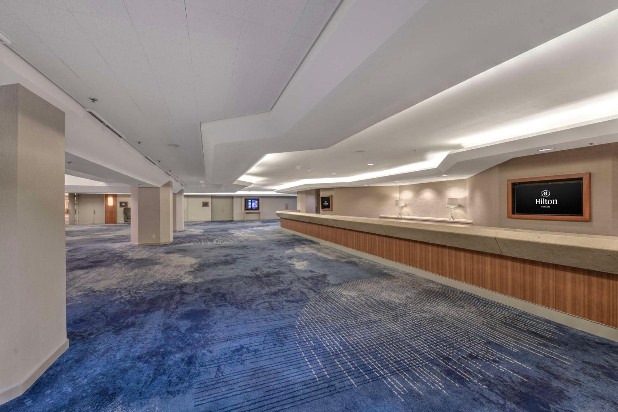 Hilton Anaheim Hotel Exterior photo