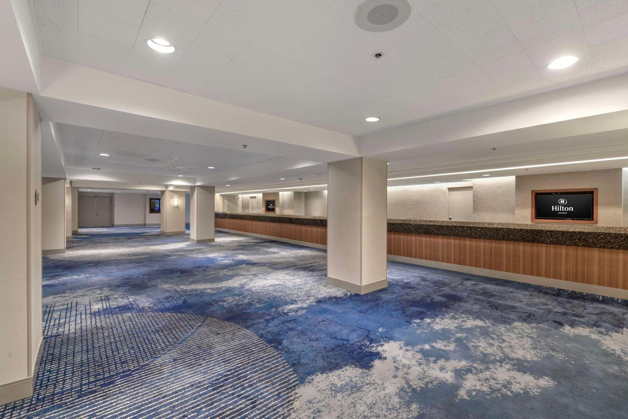 Hilton Anaheim Hotel Exterior photo